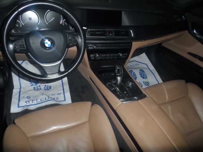 BMW 740 2009